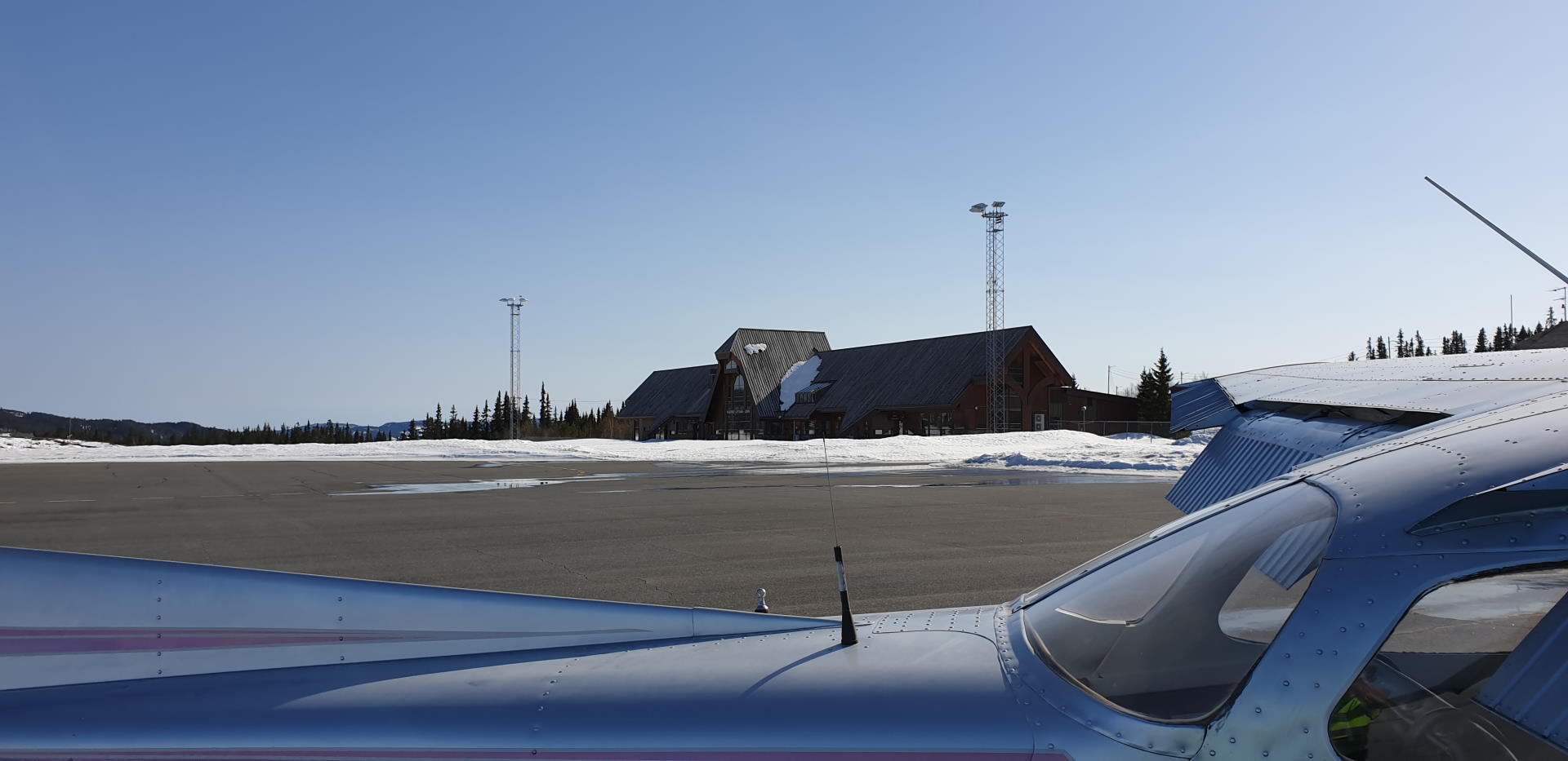 Fagerne Lufthavn, Leirin