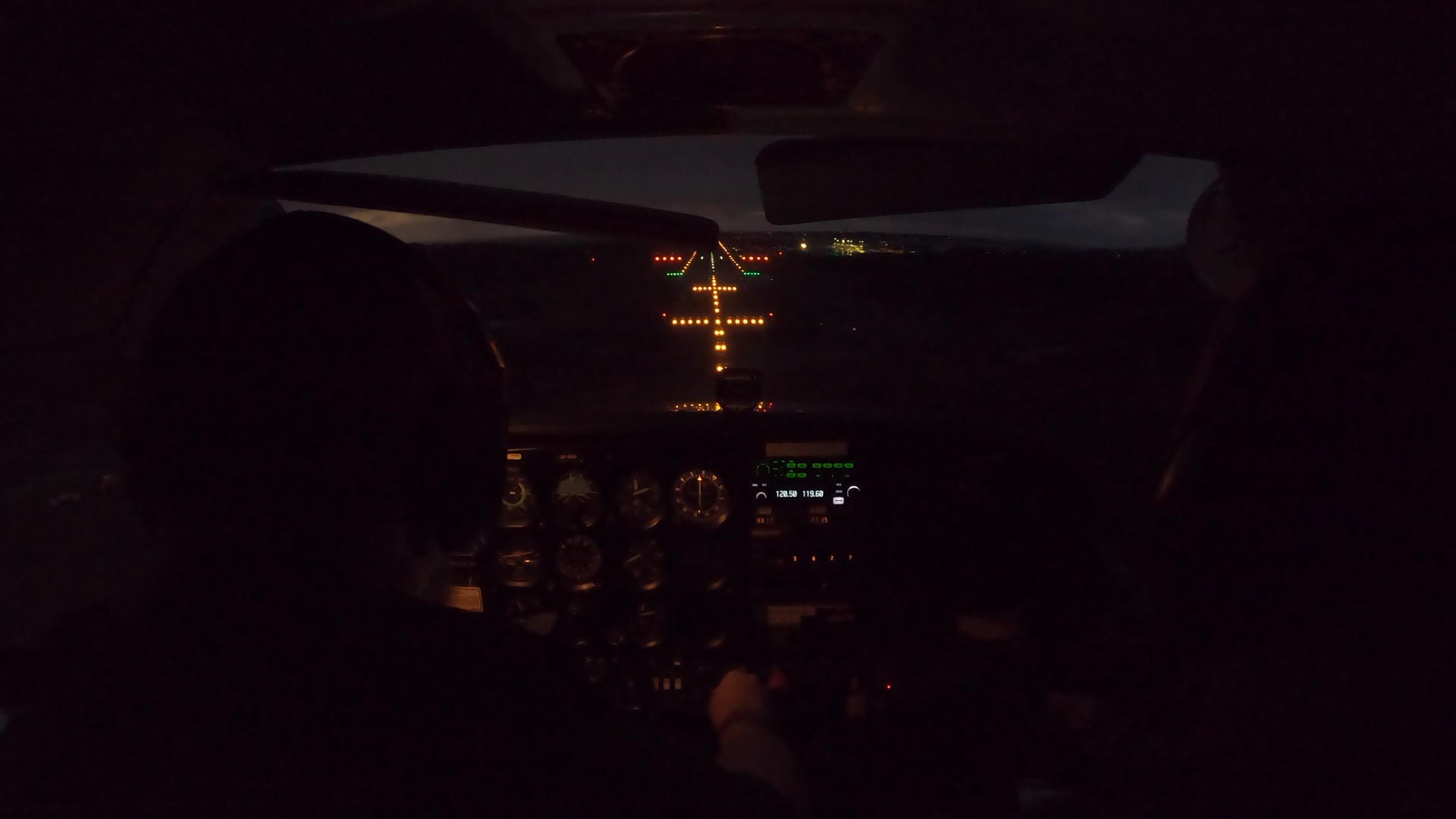 Solnedgang over flyplassen