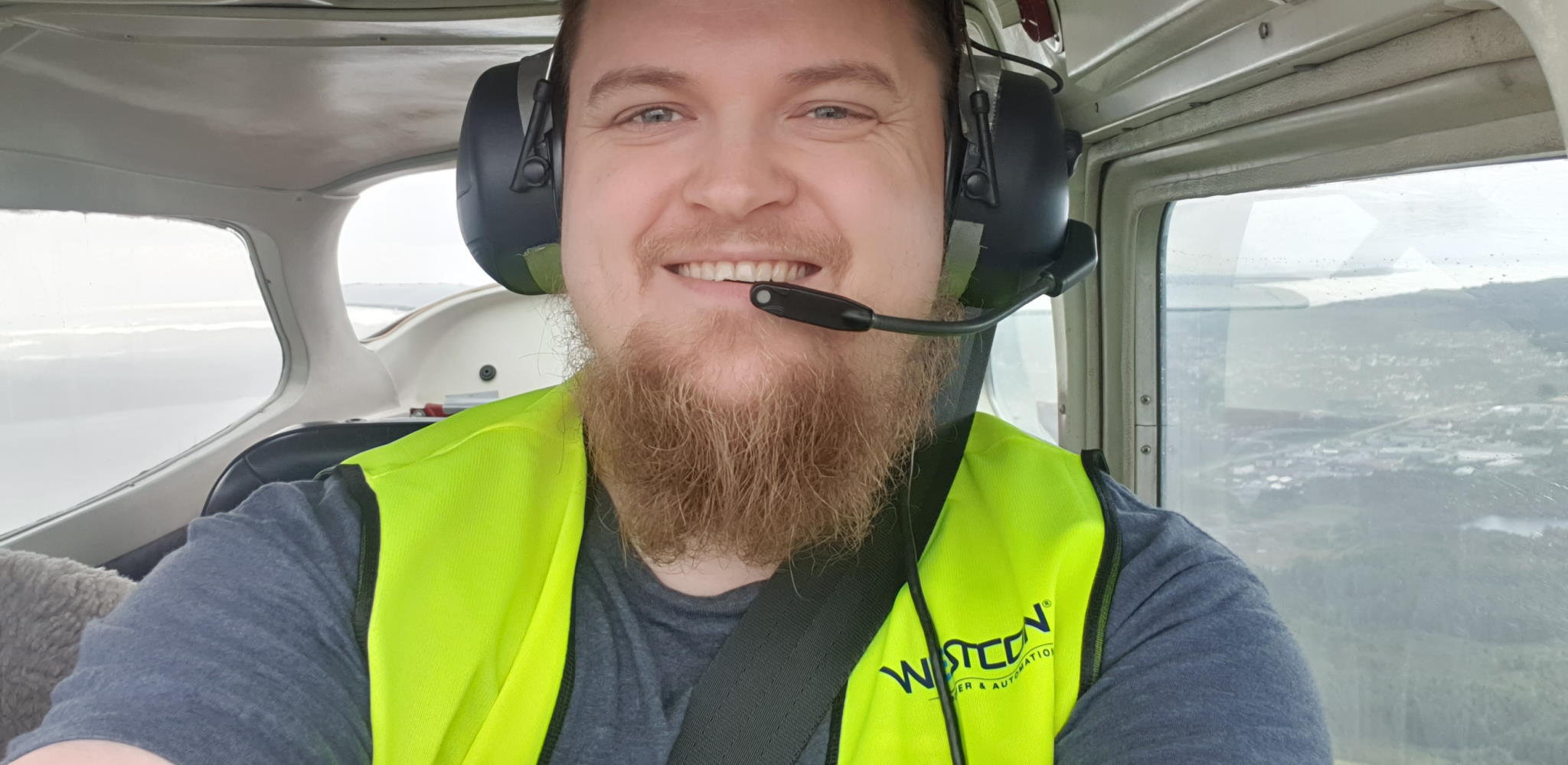 Fornøyd elev i flyet