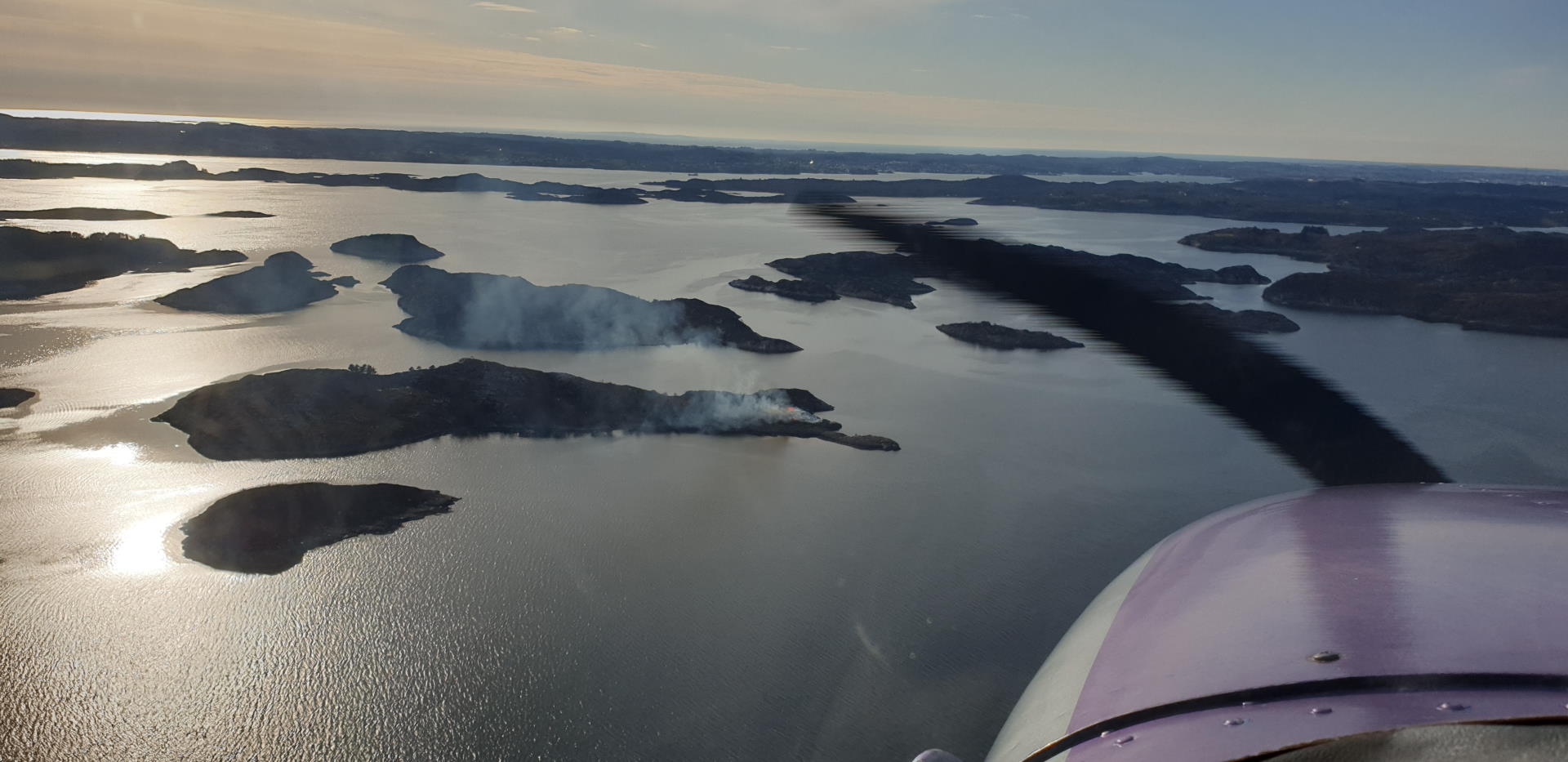 Det brenner på ei øy