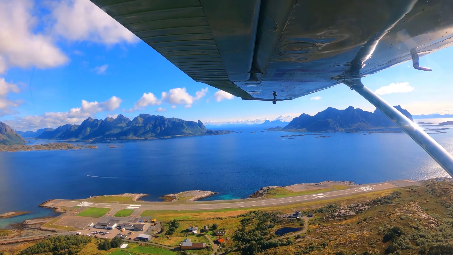Svolvær Lufthavn, Helle